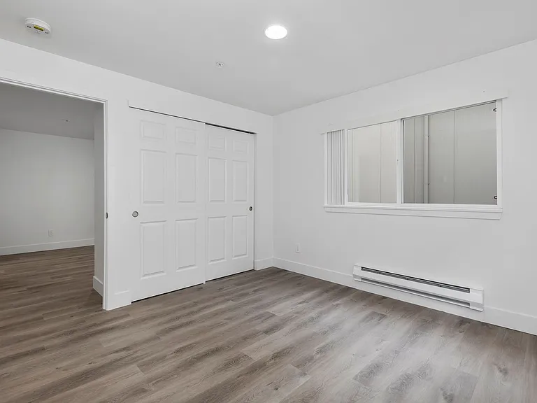 1022 N 192nd St — Photo 33