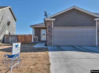 719 Reshaw Cir, Evansville, WY 82636