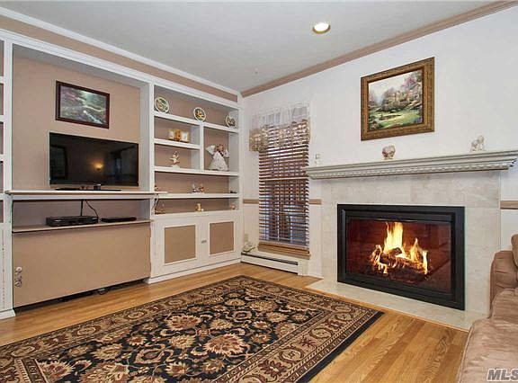 4th image of 95 Strathmore Court Dr