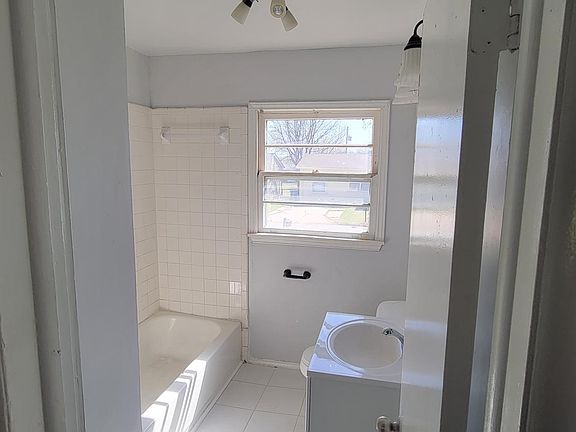 4th image of 2816 NW 26th St