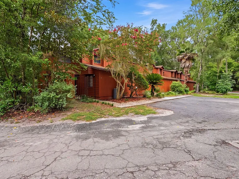 900 SW 62nd Blvd #B5 — Photo 21