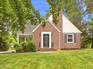 611 S Charles G Seivers Blvd, Clinton, TN 37716