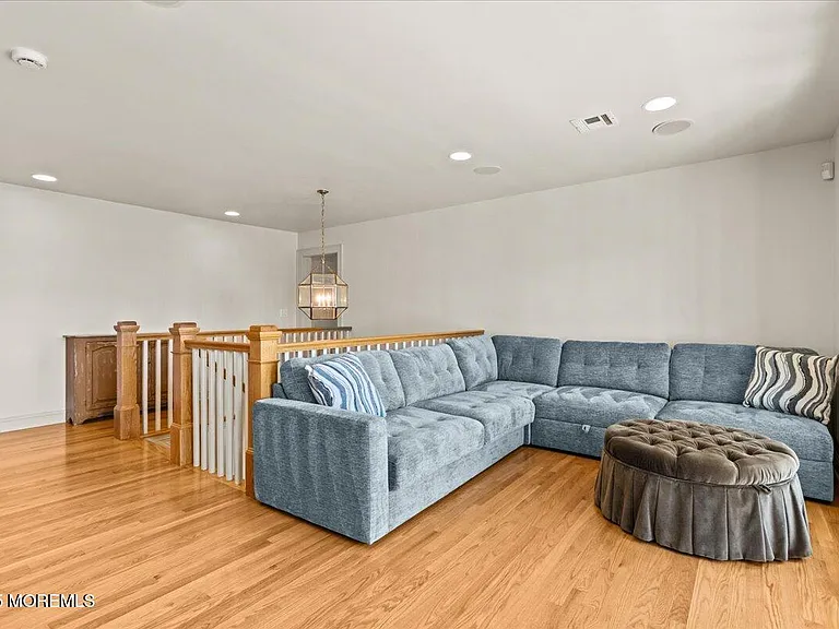 1043 Barnegat Ln — Photo 32