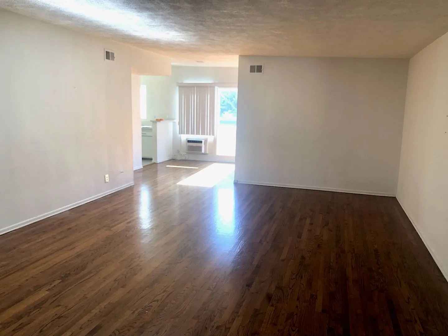 Crescent Heights 1224 — Photo 1