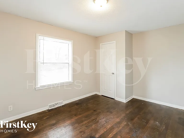 1403 NE 67th Pl — Photo 10