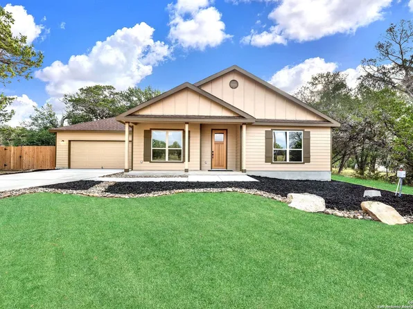 3133 English Crossing Road, Bandera, TX 78003