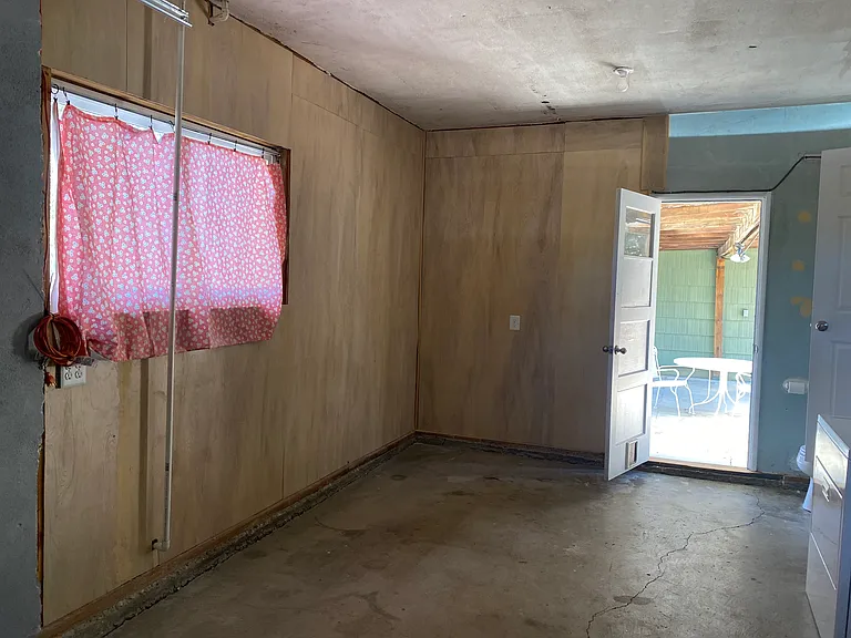 1042 Winchester Ave — Photo 29