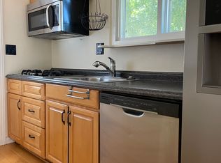 976 Rancho Rd #C, Thousand Oaks, CA 91362