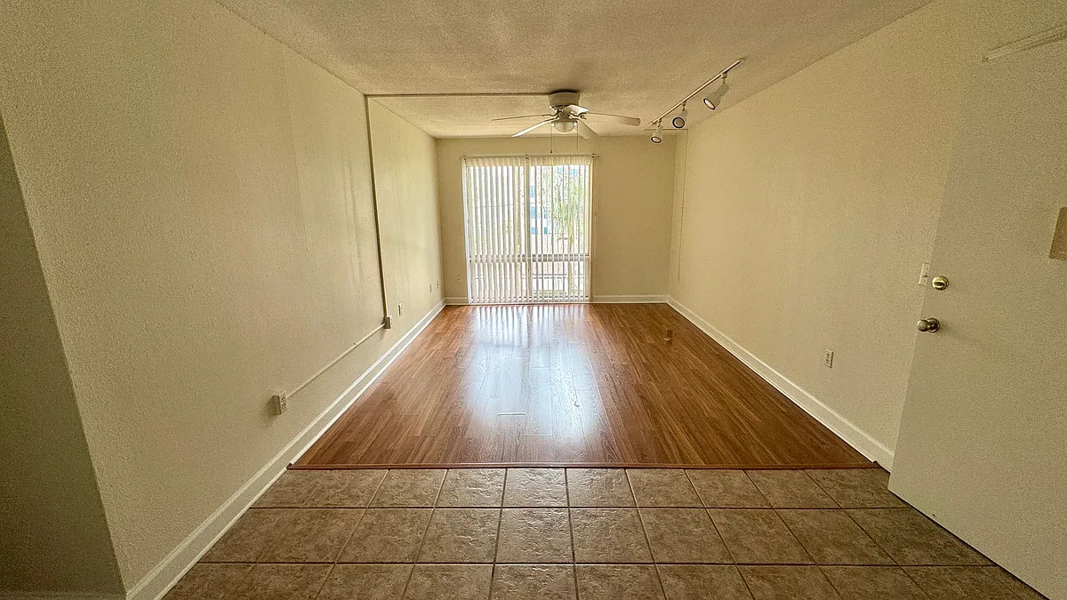 Building Photo - 1700 SW 16th Ct #P23