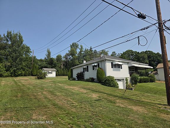 4th image of 327 Irving St