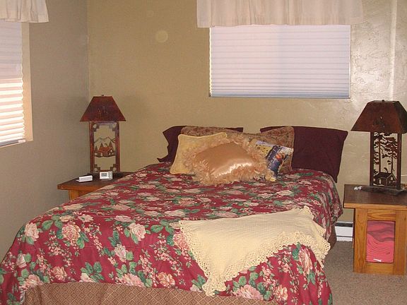 Guest bedroom