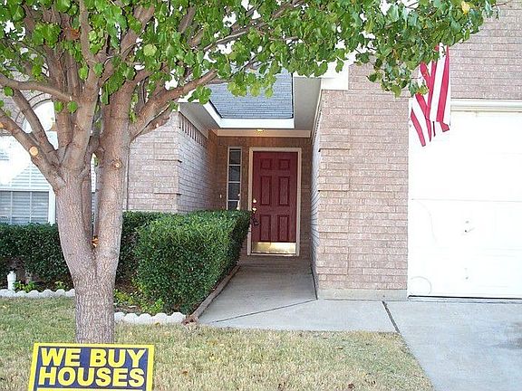 3rd image of 737 Silverbrook Dr
