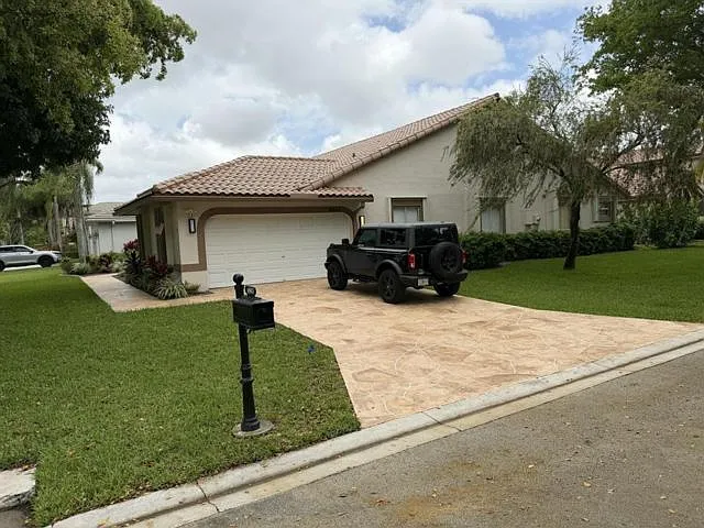 4863 Chardonnay Dr — Photo 3