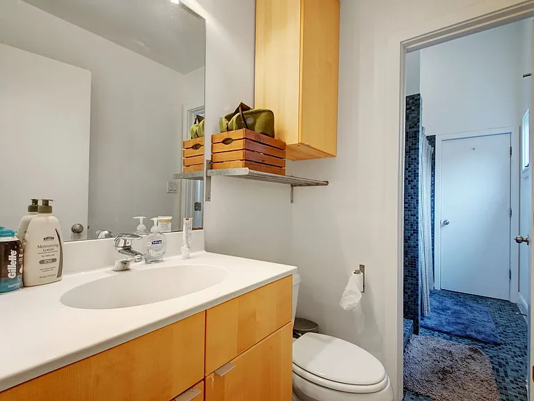 616 W 35th St — Photo 21