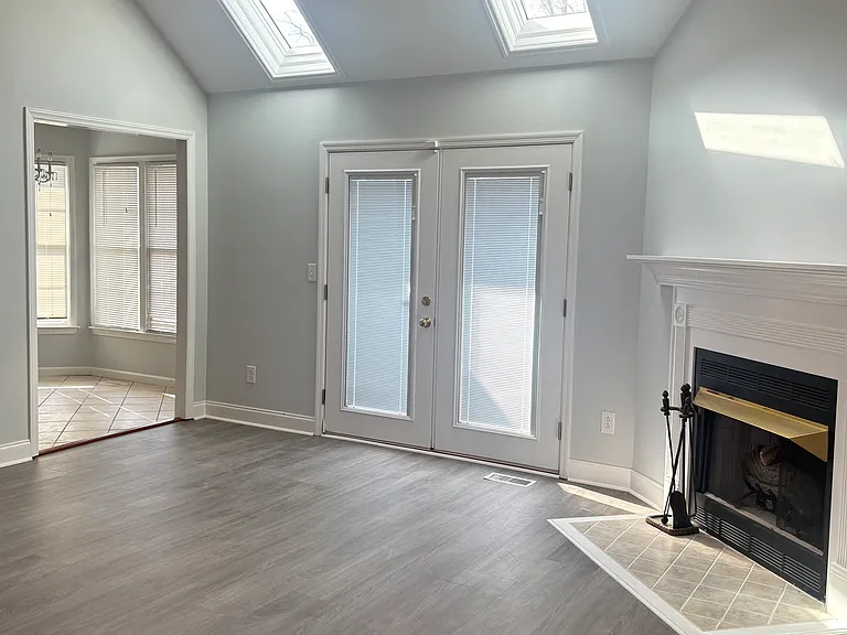 12 Willow Tree Ct — Photo 2