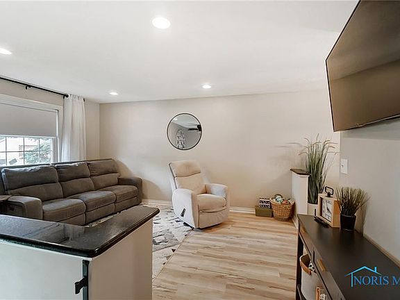3rd image of 2565 Eden East Dr