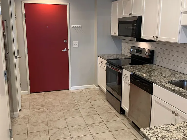 109 Pendleton St — Photo 6