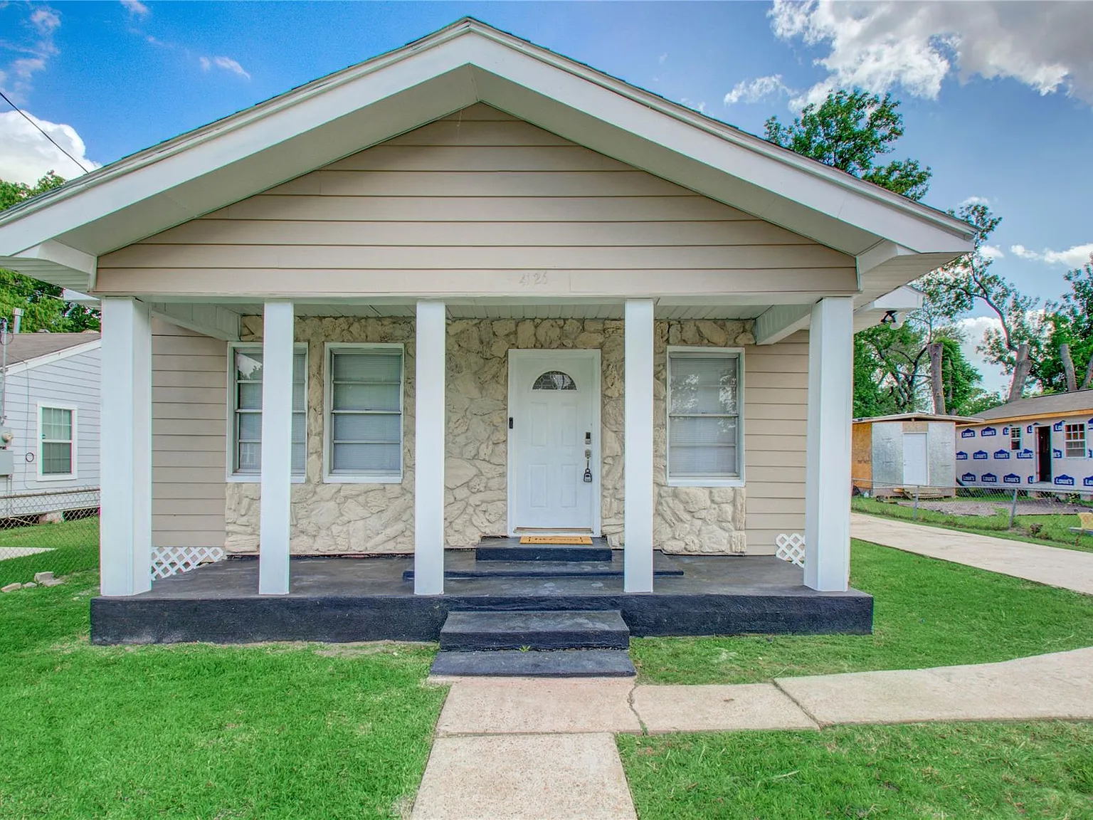 3 bed, 2.0 bath, 1288 sqft, $1,700 — Photo 3