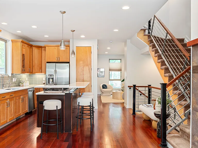 2155 S Logan St #2155 — Photo 12