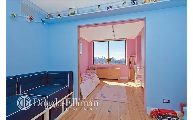 Rented by Douglas Elliman | media 31