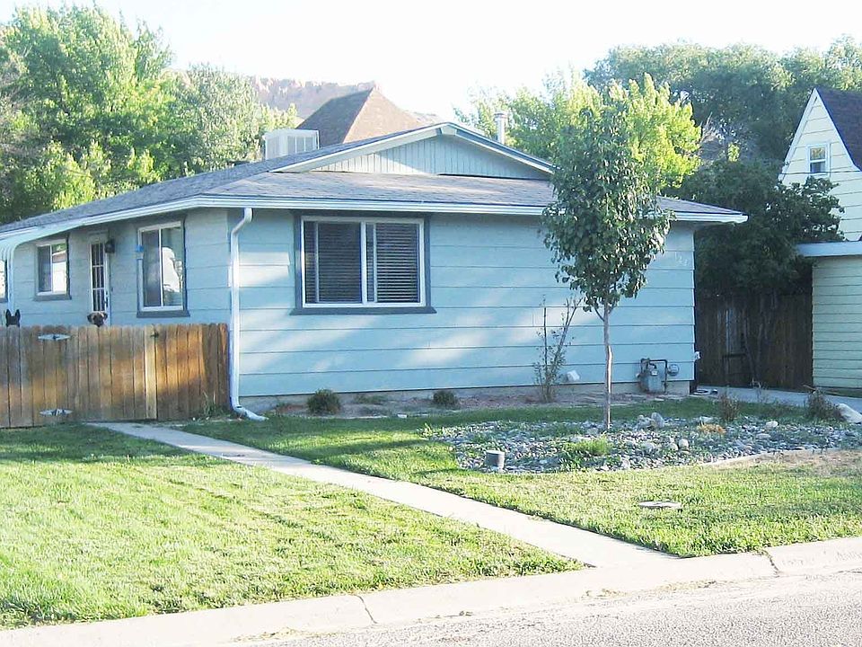 122 W 6th St