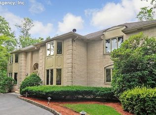 738 Oak Ln, Franklin Lakes, NJ 07417