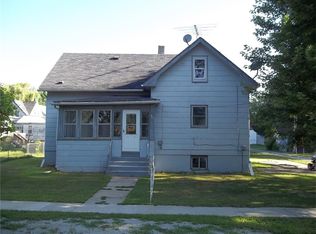 543 E Hilton St, Marengo, IA 52301