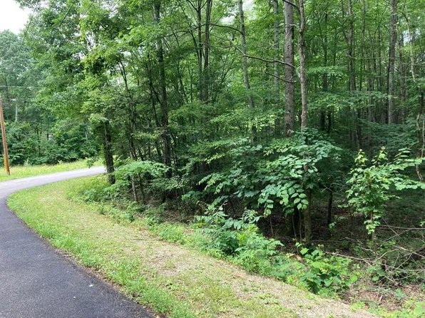 5546 Emerald Rd, Cookeville, TN 38501