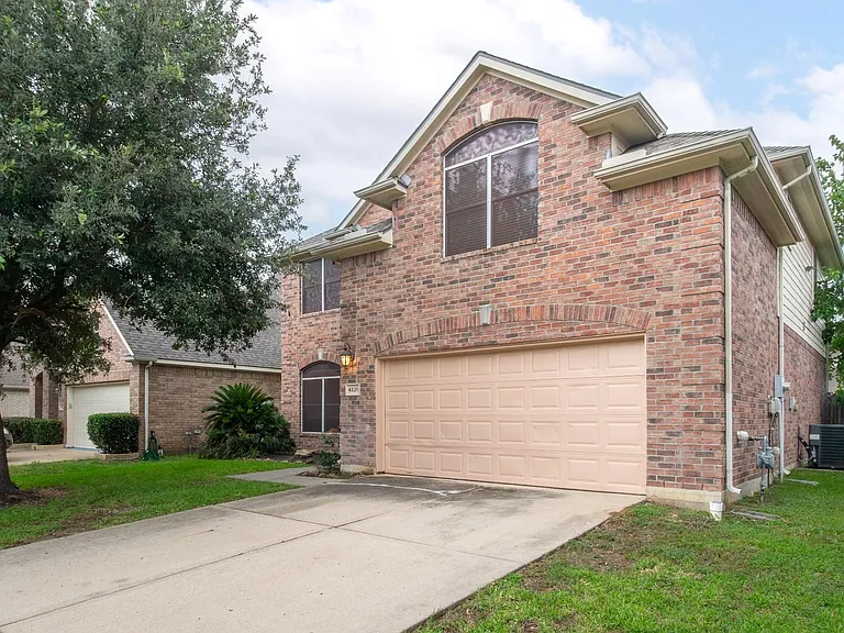 6126 Menor Crest Dr — Photo 2