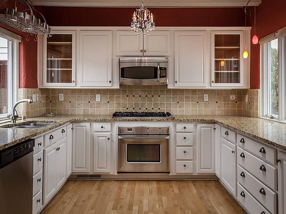 5th image of 215 Camino Encantado