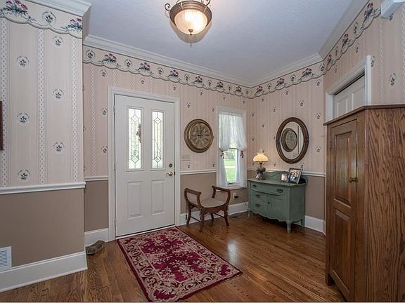 4th image of 685 Tuscany Dr