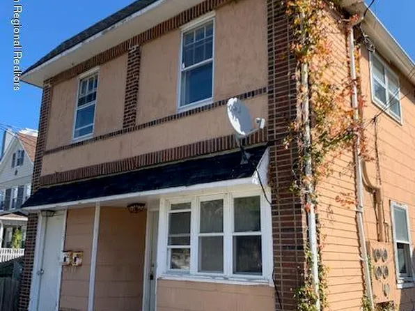 35 Miller St, Highlands, NJ 07732