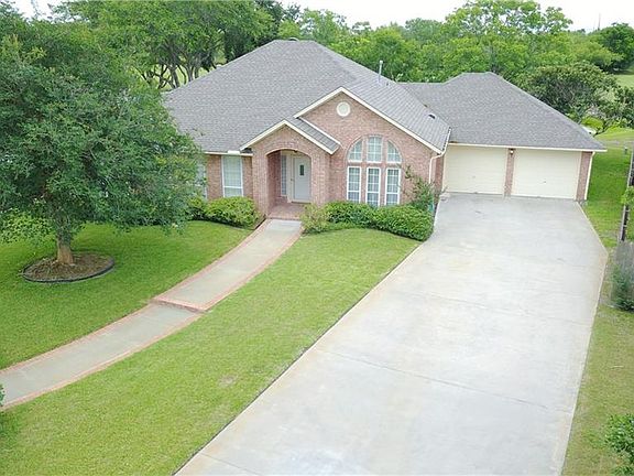 2nd image of 605 Charleston Dr