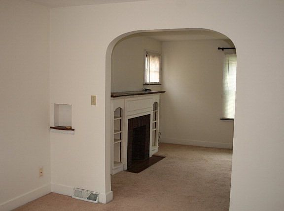 5th image of 206 Cline Ave #208