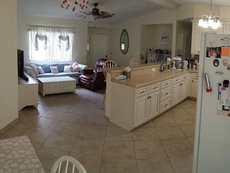 741 Tumblebrook Dr — Photo 3