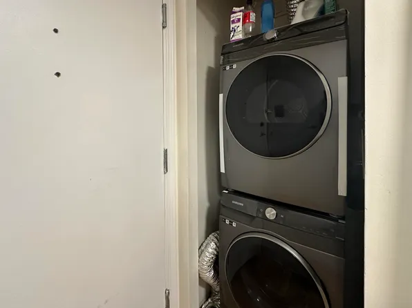 1331 Alberni St #302, Vancouver, BC V6E 4S1