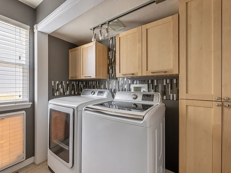 4722 Sutton St — Photo 19