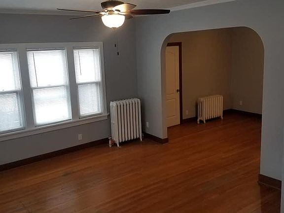 4th image of 3224 Pacific St APT 1