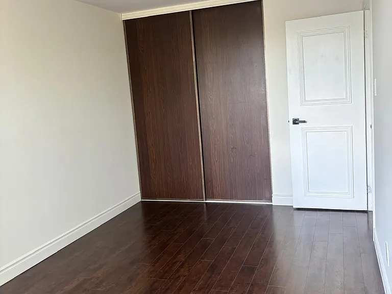 1389 Danforth Ave #B — Photo 11