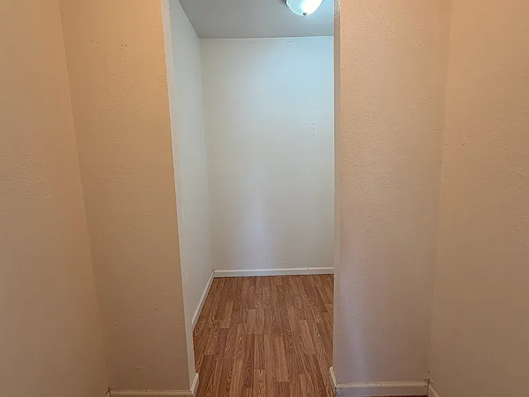 215-217 E Adobe St — Photo 10