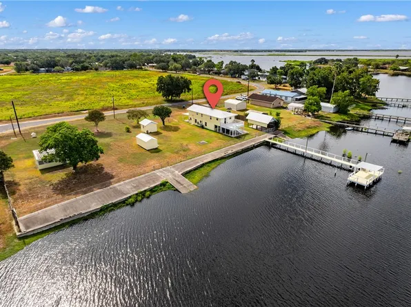 25065 Lakeshore Dr, Mathis, TX 78368