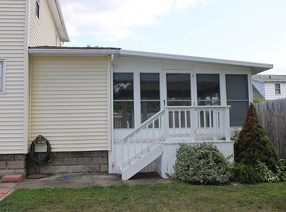 5th image of 90 Orchard Ave