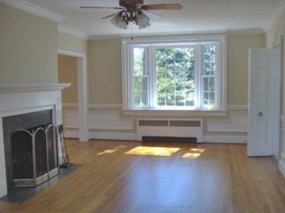 2nd image of 115 Kenilworth Ave