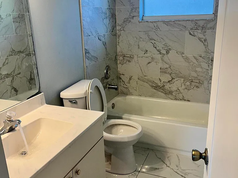 1492 Glencove Ave NW — Photo 11