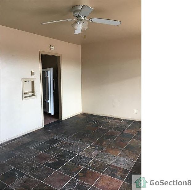 2nd image of 3707 1/2 Tyler Ave