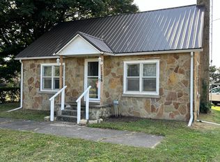 1126 Marshall Rd, Tekonsha, MI 49092