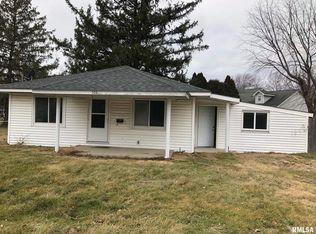 102 W Spruce St, Chatham, IL 62629