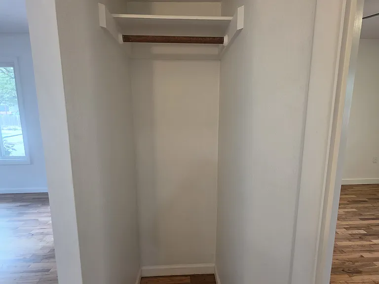 166 Draper St NE — Photo 9