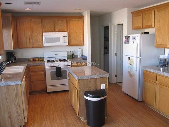 3rd image of 3804 Alpine Bypass Ave