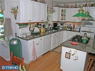 3rd image of 7 Brandon Cir